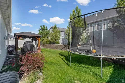 Exterior - 2041 E Telegraph Rd, Eagle Mountain, UT 84005 photo 4 of 6