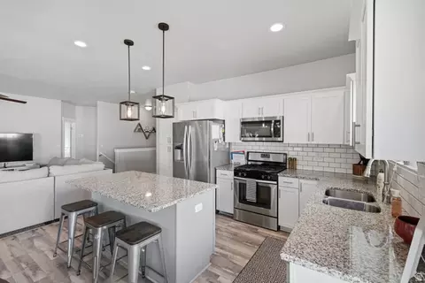 Kitchen - 2041 E Telegraph Rd, Eagle Mountain, UT 84005 photo 2 of 3