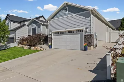 Exterior - 2041 E Telegraph Rd, Eagle Mountain, UT 84005 photo 6 of 6
