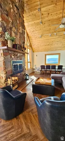 Living - 25800 N Clements Ln, Fairview, UT 84629 photo 4 of 7