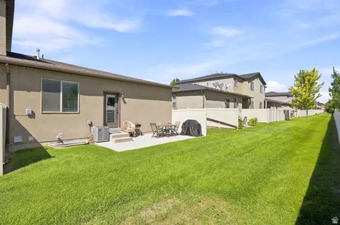 Exterior - 748 S 150 E, Smithfield, UT 84335 photo 5 of 12