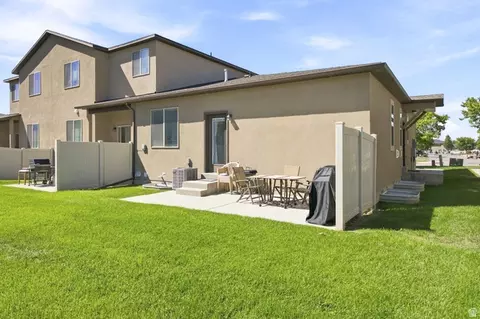 Exterior - 748 S 150 E, Smithfield, UT 84335 photo 3 of 12
