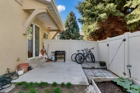 Exterior - 720 S 1525 W, Orem, UT 84058 photo 2 of 6