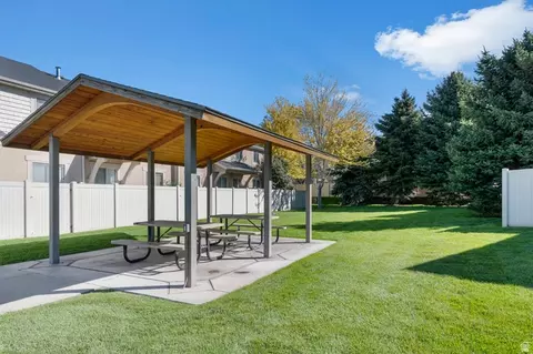 Exterior - 720 S 1525 W, Orem, UT 84058 photo 5 of 6