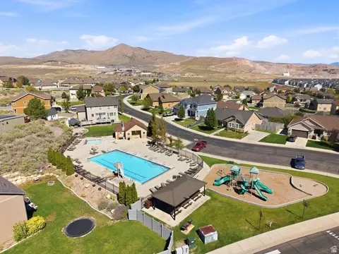 View/Area - 9022 N Suffolk Ln, Eagle Mountain, UT 84005 photo 10 of 10