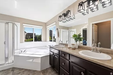 Bath - 9022 N Suffolk Ln, Eagle Mountain, UT 84005 photo 2 of 6