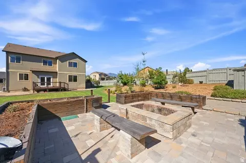 Exterior - 9022 N Suffolk Ln, Eagle Mountain, UT 84005 photo 6 of 15