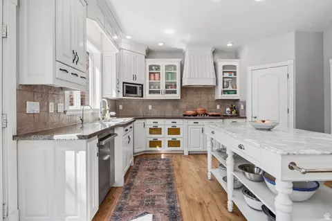 Kitchen - 1198 E 1200 N, Orem, UT 84097 photo 3 of 4
