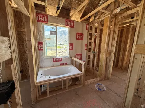 Bath - 17 E Carson Way, Salem, UT 84653 photo 1 of 2
