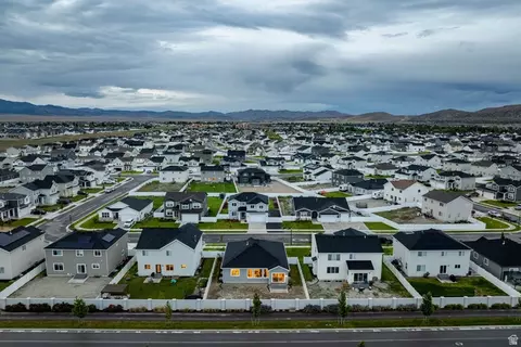 View/Area - 1636 E Groundhog Ln, Eagle Mountain, UT 84005 photo 2 of 4