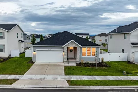 Exterior - 1636 E Groundhog Ln, Eagle Mountain, UT 84005 photo 4 of 4
