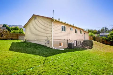 Exterior - 40 Canyon Cv, Logan, UT 84321 photo 4 of 5