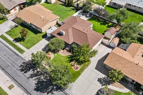 View/Area - 958 E Tritoma Ave, Sandy, UT 84094 photo 3 of 8