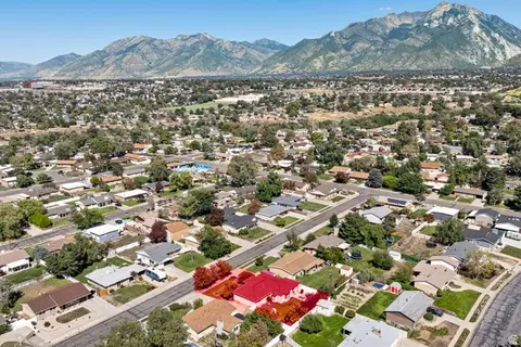 View/Area - 958 E Tritoma Ave, Sandy, UT 84094 photo 7 of 8