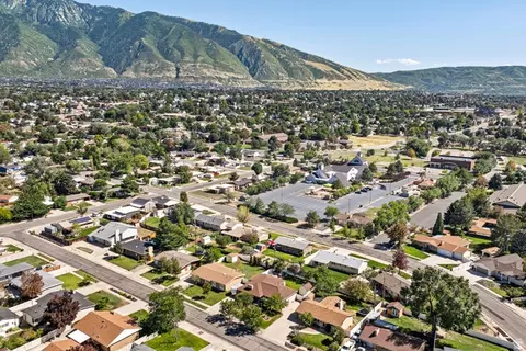 View/Area - 958 E Tritoma Ave, Sandy, UT 84094 photo 6 of 8