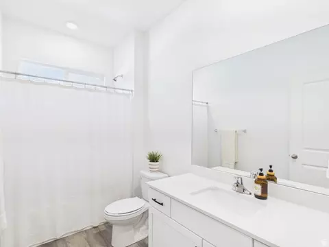 Bath - 1599 S 3750 E, Spanish Fork, UT 84660 photo 1 of 4
