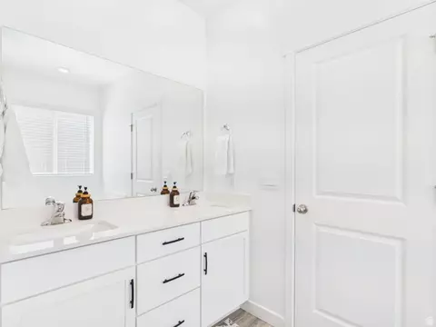 Bath - 1599 S 3750 E, Spanish Fork, UT 84660 photo 2 of 4