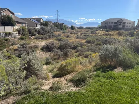Exterior - 3618 E Clear Rock Rd # 2, Eagle Mountain, UT 84005 photo 3 of 3