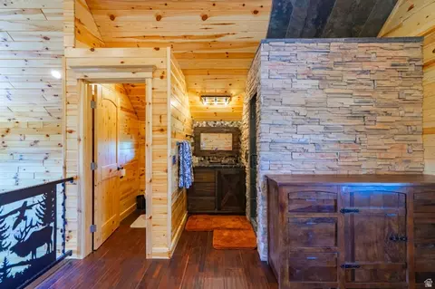 Entry Way - 2450 E Oak Tree Dr #1, Virgin, UT 84779 photo 2 of 2