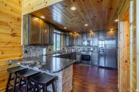 Kitchen - 2450 E Oak Tree Dr #1, Virgin, UT 84779 photo 1 of 7