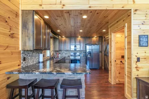 Kitchen - 2450 E Oak Tree Dr #1, Virgin, UT 84779 photo 7 of 7