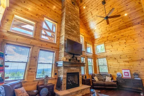 Living - 2450 E Oak Tree Dr #1, Virgin, UT 84779 photo 1 of 6