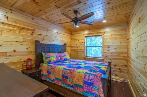 Bedroom - 2450 E Oak Tree Dr #1, Virgin, UT 84779 photo 1 of 6