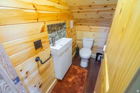 Bath - 2450 E Oak Tree Dr #1, Virgin, UT 84779 photo 1 of 6