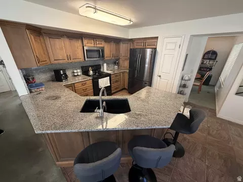 Kitchen - 2193 E Sego Lily Dr S, Sandy, UT 84092 photo 1 of 2