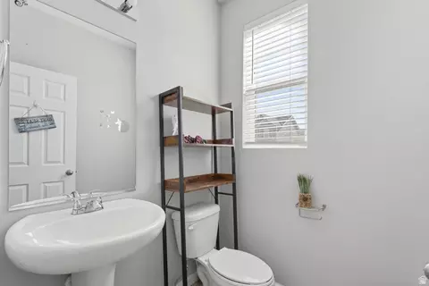 Bath - 1465 N 1190 E #560, Payson, UT 84651 photo 1 of 3