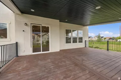 Exterior - 754 W 400 N, Mapleton, UT 84664 photo 5 of 14