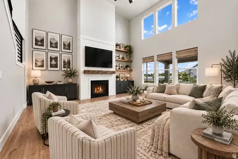 Living - 754 W 400 N, Mapleton, UT 84664 photo 2 of 6