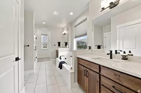 Bath - 754 W 400 N, Mapleton, UT 84664 photo 9 of 19