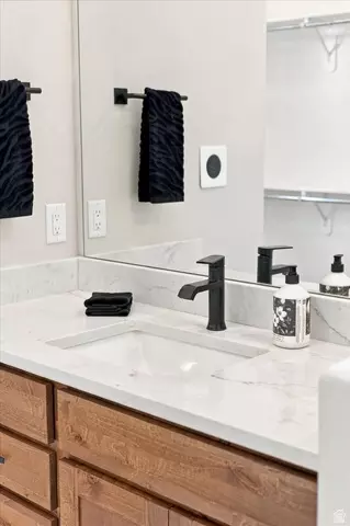 Bath - 754 W 400 N, Mapleton, UT 84664 photo 16 of 19