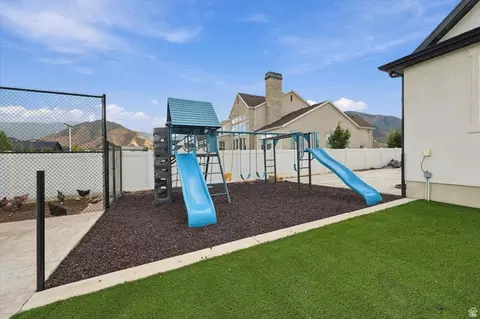 Exterior - 754 W 400 N, Mapleton, UT 84664 photo 9 of 14