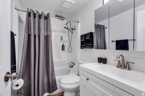 Bath - 1258 E 640 S, Provo, UT 84606 photo 2 of 3