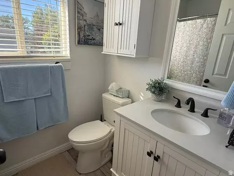 Bath - 6276 S Sandwedge Cir, Murray, UT 84123 photo 1 of 3