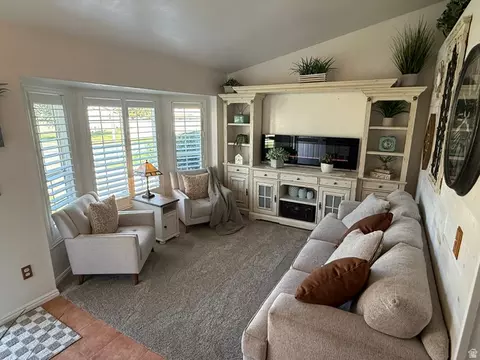 Living - 6276 S Sandwedge Cir, Murray, UT 84123 photo 1 of 5