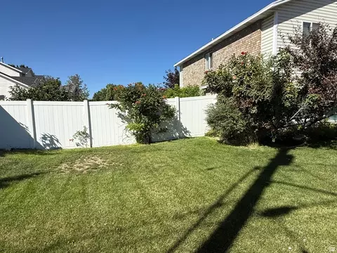 Exterior - 6276 S Sandwedge Cir, Murray, UT 84123 photo 7 of 10