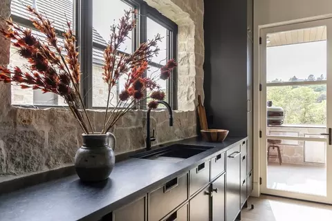 Kitchen - 10188 S Dimple Dell Ln E, Sandy, UT 84092 photo 6 of 6