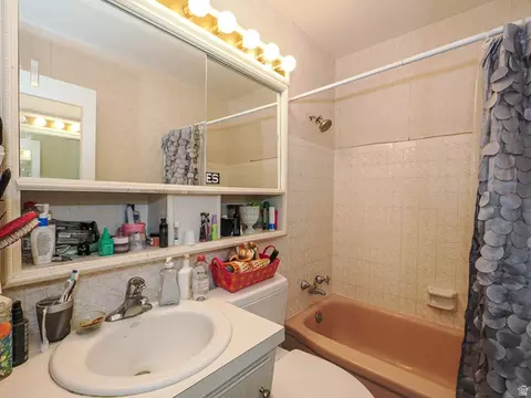 Bath - 4028 S 1400 E, Millcreek, UT 84124 photo 4 of 4