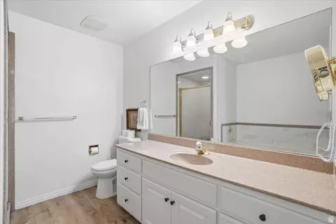 Bath - 512 E 90 N, Orem, UT 84097 photo 3 of 5