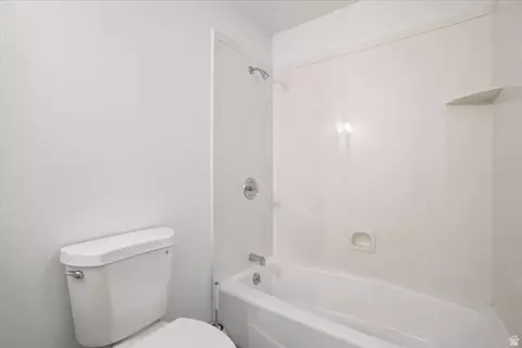 Bath - 512 E 90 N, Orem, UT 84097 photo 2 of 5