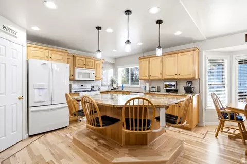 Kitchen - 5945 S 1050 E, South Ogden, UT 84405 photo 2 of 5