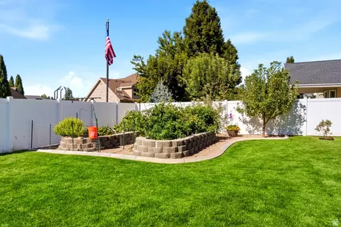 Exterior - 5945 S 1050 E, South Ogden, UT 84405 photo 9 of 9