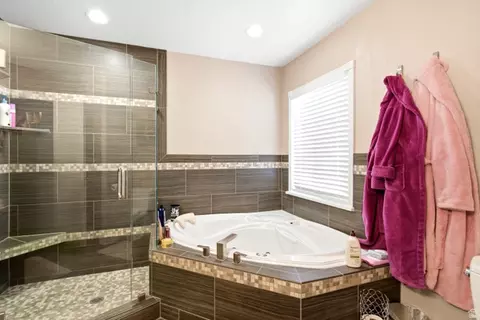 Bath - 5945 S 1050 E, South Ogden, UT 84405 photo 2 of 5