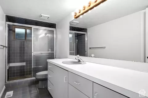 Bath - 2762 E 6425 S, Uintah, UT 84403 photo 6 of 7