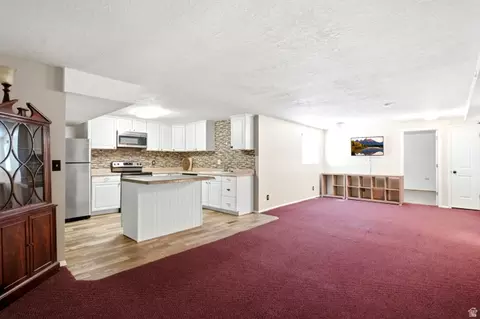 Kitchen - 2762 E 6425 S, Uintah, UT 84403 photo 6 of 7