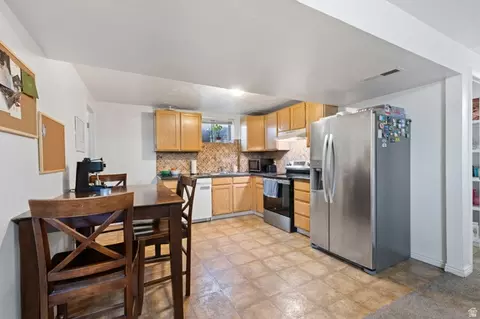 Kitchen - 608 S 520 W, Orem, UT 84058 photo 2 of 4