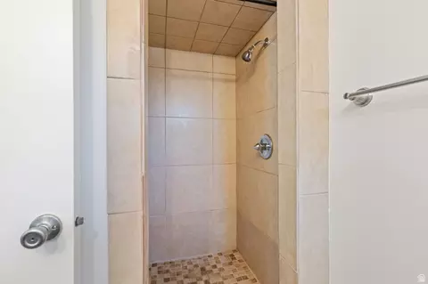 Bath - 608 S 520 W, Orem, UT 84058 photo 3 of 4